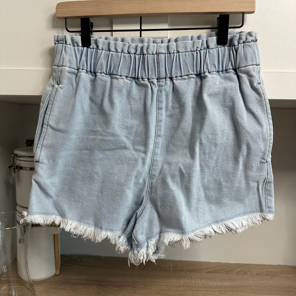 Tinsel Denim Shorts Women 29 Light Wash Smocked Waist Frayed Hem Beachy Festival